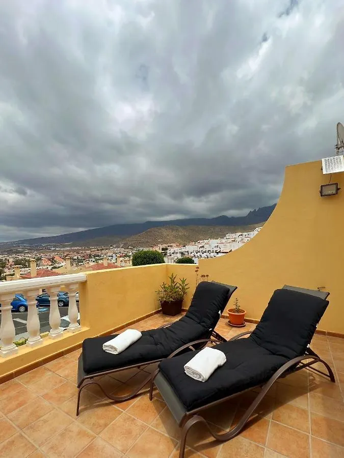Magnolia Apartment أذيخي