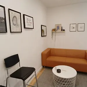 new-apartment-beside-barca-stadium-2.topbarcelonahotels.com/