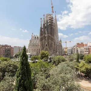 lodging-apartments-gaudi-views.topbarcelonahotels.com/